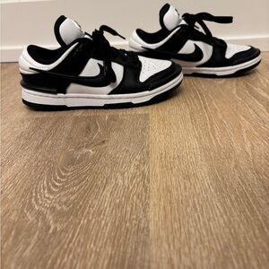 Nike Dunk Low Panda sneakers